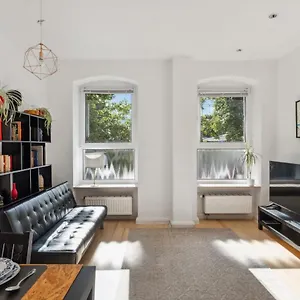 Apartment Bright 3-room Near Prenzlauer Berg, Berlin